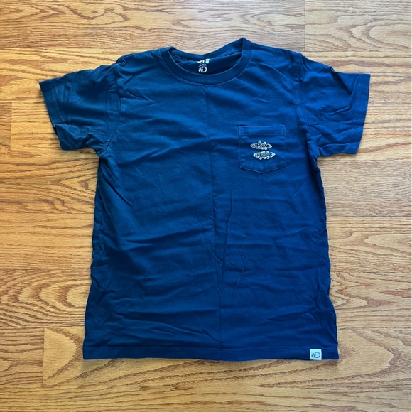 Uniqlo x Discovery Channel UT Shirt - Picture 1 of 2